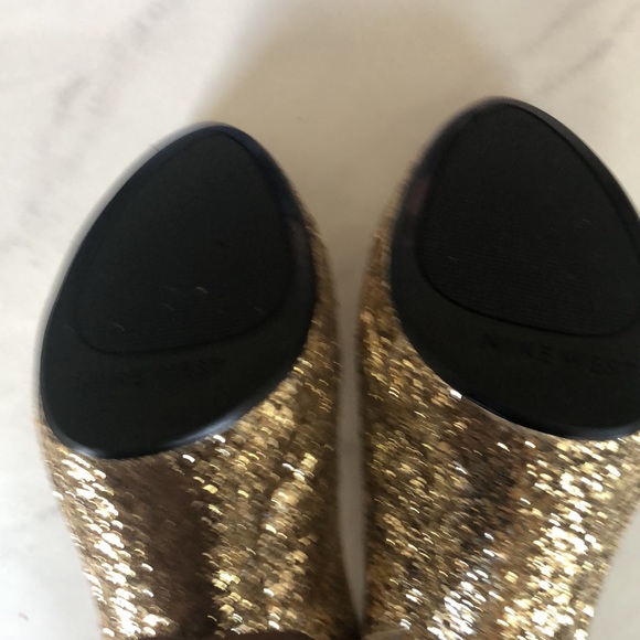 Gold Sling Back Sandals 4 1/2 inch heels - Picture 5 of 5